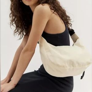Baggu Medium Crescent Bag in Ivory